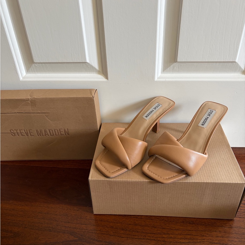 Steve Madden Tan Padded Crossover Mule Heels